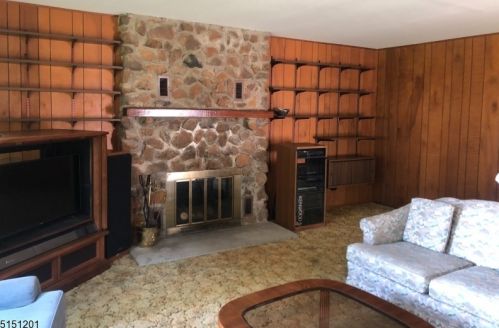 1916 Mtn Top Rd, Bridgewater NJ 08807-1836 exterior