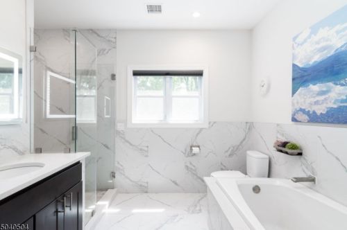 70 Elmwood Dr, Livingston NJ 07039-2231 exterior