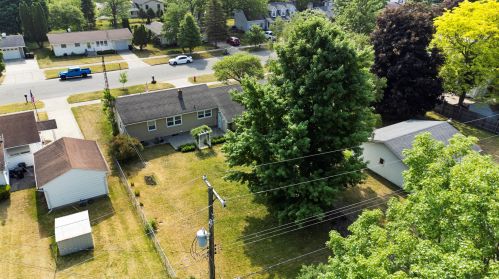 620 Lilac Ave, Big Rapids MI 49307-2520 exterior