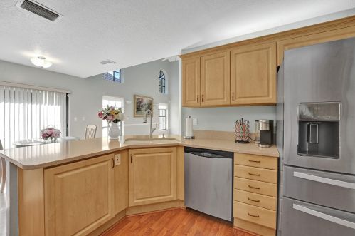 6876 Bitterbush Pl, Boynton Beach FL 33472-2902 exterior