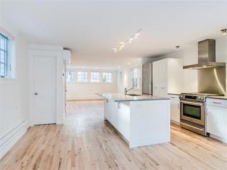 138 Pleasant St, Cambridge MA  02139-4450 exterior