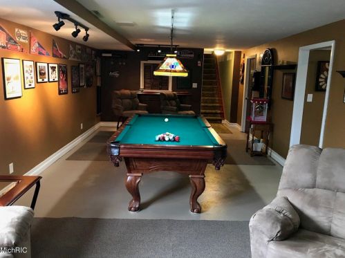 2102 Monte Ave, Meskegon MI 49444-4524 exterior