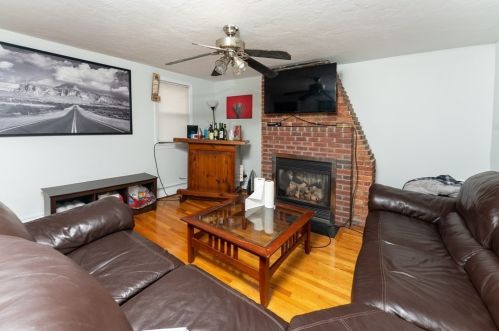 442 4 St, Boston MA 02127-2653 exterior