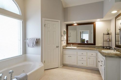 3218 Redwood Lake Dr, Humble TX 77345-1128 exterior