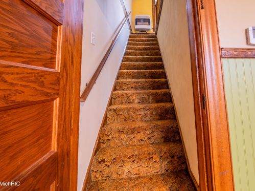 320 Elizabeth St, Sylvan Beach MI 49461-1311 exterior