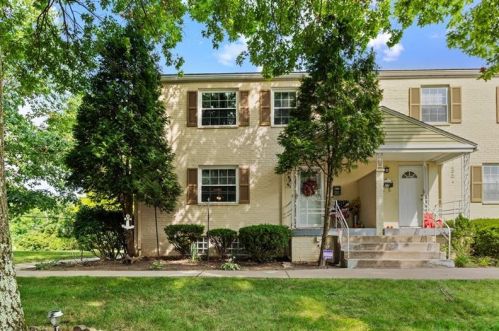 25 Chapel Dr, Pittsburgh, PA 15237-2517