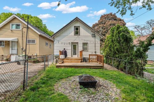 240 69th St, Milwaukee WI  53214-1610 exterior