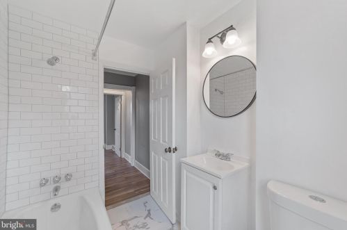 25 Regina Ave, Trenton NJ  08619-2201 exterior