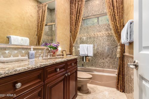 25401 45th Dr, Phoenix AZ  85083-2243 exterior