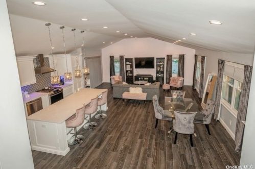 480 Commack Rd, Commack NY  11725-5011 exterior