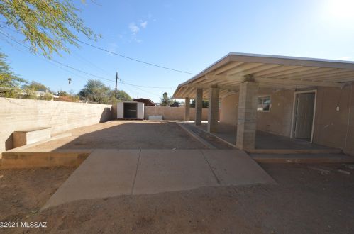 372 Corona Rd, Tucson AZ 85746-8809 exterior