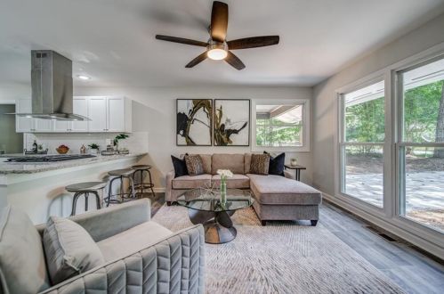 856 Harwell Rd, Atlanta GA  30318-5828 exterior