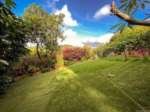 1994 Alaeloa St, Honolulu HI 96821-1021 exterior