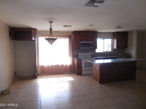 2032 54th Ln, Phoenix, AZ 85035-3731