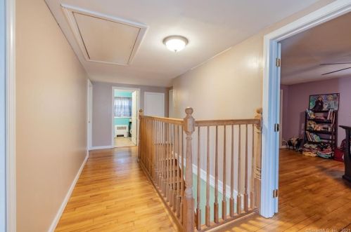 9 Jondot Dr, Enfield CT 06082-2213 exterior