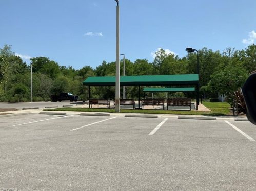 7340 Glenmoor Ln, Naples FL 34104-6748 exterior