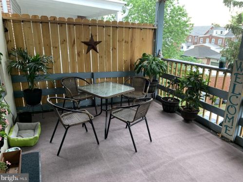 379 Charlotte St, Pottstown PA 19464-5362 exterior