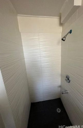 731 Paani St, Honolulu HI 96826-4223 exterior