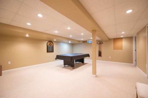 21462 Marina Cir, Macomb Township MI  48044-1323 exterior