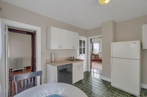 64 Prospect Ave, Valhalla NY 10595-1925 exterior