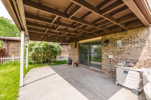 425 Rosemary St, Dearborn Heights MI  48127-3681 exterior