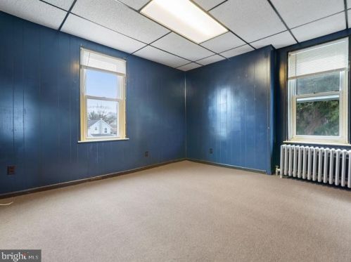 29 Macdade Blvd, Manor PA 19036-2406 exterior