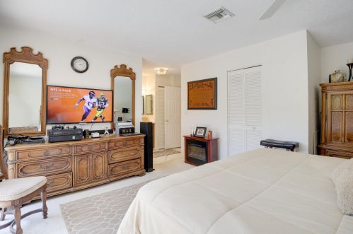 2414 30 Rd, Boca Raton FL 33431-6370 exterior