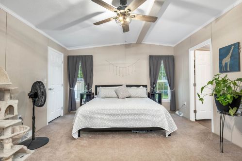 1 Rex Dr, Concord NH 03303-4166 exterior