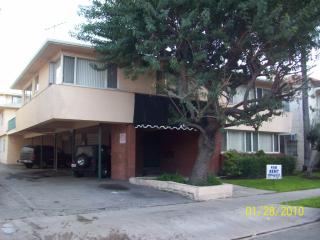 656 Cochran Ave, Los Angeles CA  90036-4071 exterior