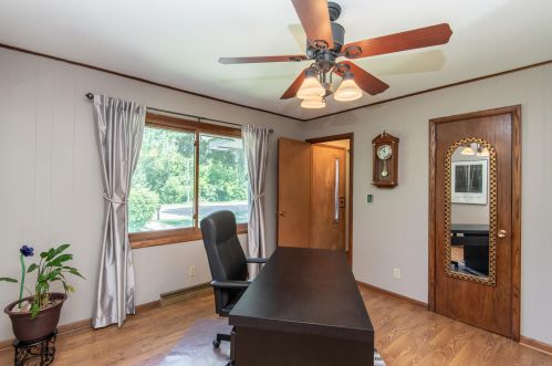 10021 Grantosa Dr, Milwaukee WI 53222-1325 exterior