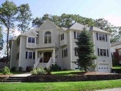 82 Exeter St, Newton, MA 02465-2809
