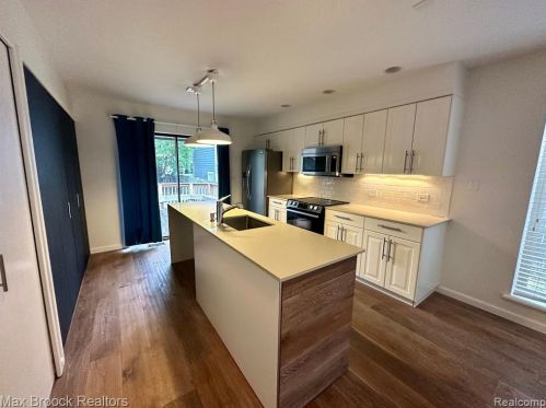 799 Emmons Ave, Bham MI  48009-2087 exterior