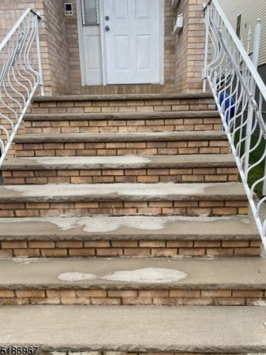 41 Wainwright St, Newark NJ  07112-1333 exterior