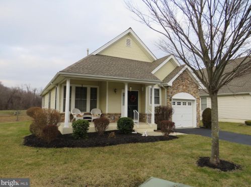 72 Bear Meade Dr, Trenton, NJ 08691-3332