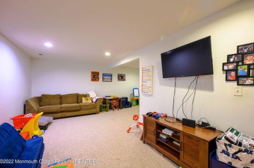 3201 Kapalua Ct, East Freehold NJ 07728-5917 exterior