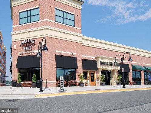 6020 Kestner Cir, Alexandria VA  22315-4833 exterior