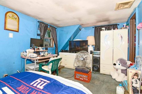 273 Essex St, Babylon NY 11704-2108 exterior