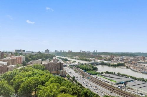 2 Fordham Hill Oval, Bronx NY 10468-4704 exterior