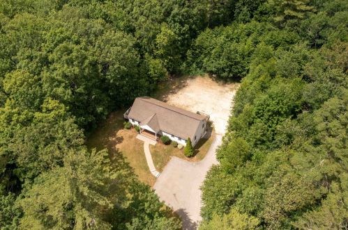 156 Old Concord Tpke, Barrington NH 03825-5153 exterior