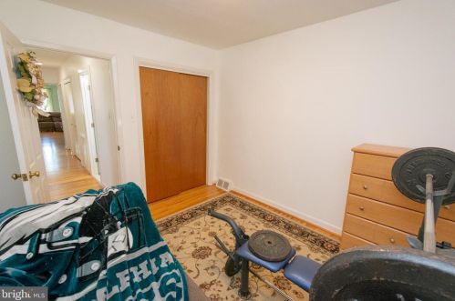 8218 Colfax St, Philadelphia PA 19136-1904 exterior