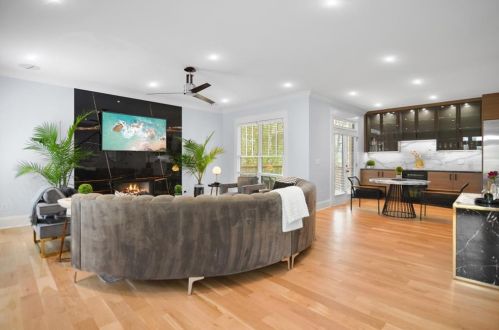 560 Morgan St, Atlanta GA 30308-2821 exterior