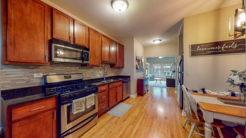 1524 Belle Plaine Ave, Chicago, IL 60613-1801