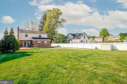 1246 Center Rd, Pittsburgh PA  19083-4823 exterior