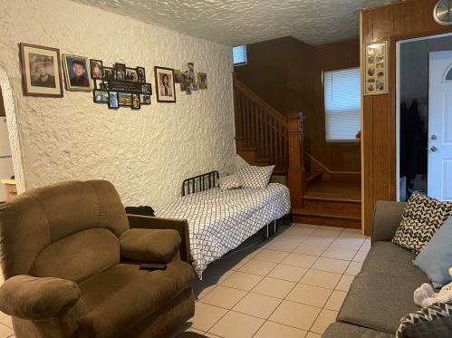 208 Keith Ave, Waukegan IL 60085-2136 exterior