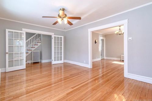 23 Holl St, Manchester CT 06040-5325 exterior