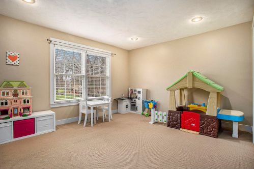 7180 Inverness Dr, Kalamazoo MI 49009-3935 exterior