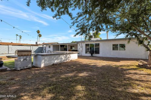 2118 Campbell Ave, Phoenix AZ 85015-3827 exterior