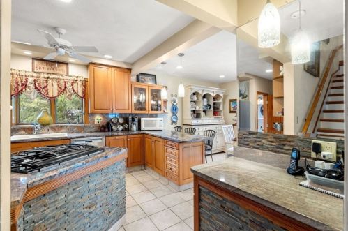 293 Washington St, Gloucester MA 01930-4815 exterior