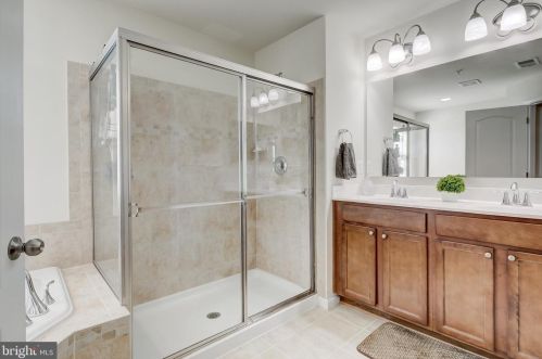 963 Indigo Bunting Ln, Glen Burnie MD 21060-8325 exterior