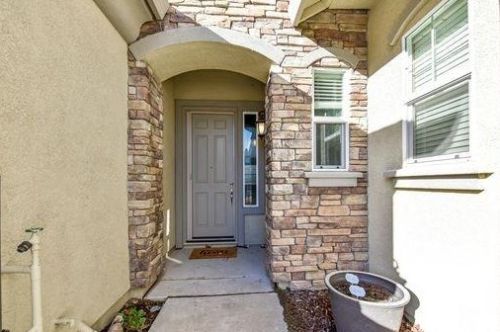 2110 Fenceline Dr, Folsom CA exterior